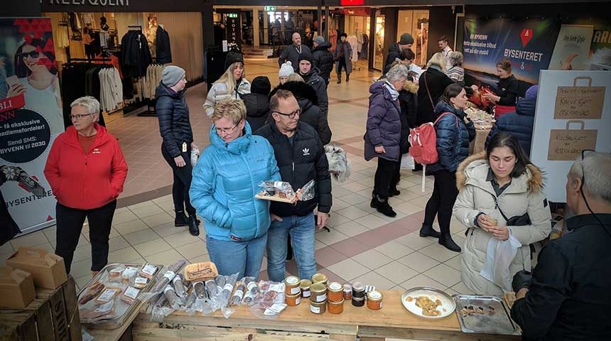 Godt samarbeid er nøkkelen til suksess i Harstad Sentrum! Godt samarbeid er nøkkelen til suksess i Harstad Sentrum!